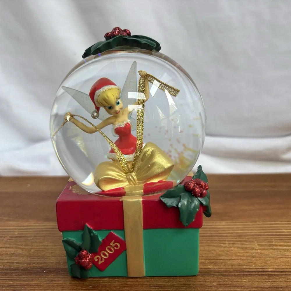 Disney Store Tinker Bell 2005 Christmas Santa Snow Globe Water Globe
